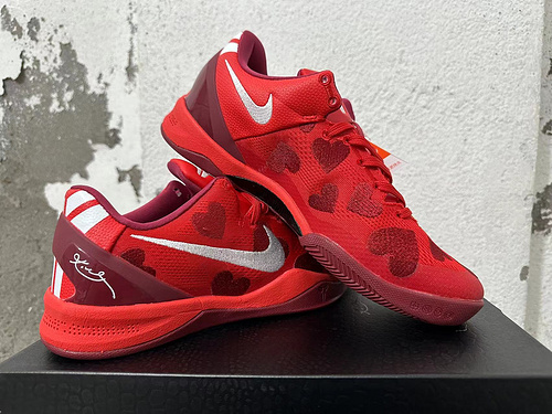 La cuñada de octava generación de Kobe Bryant luce pies en el Día de San Valentín 40-46